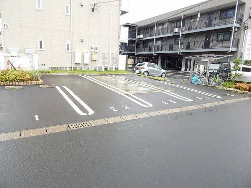 シャーメゾンさくら　A棟  駐車場