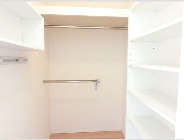 D-room思川ブラン　F 収納