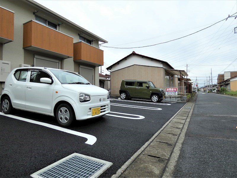 ワカバミント 駐車場
