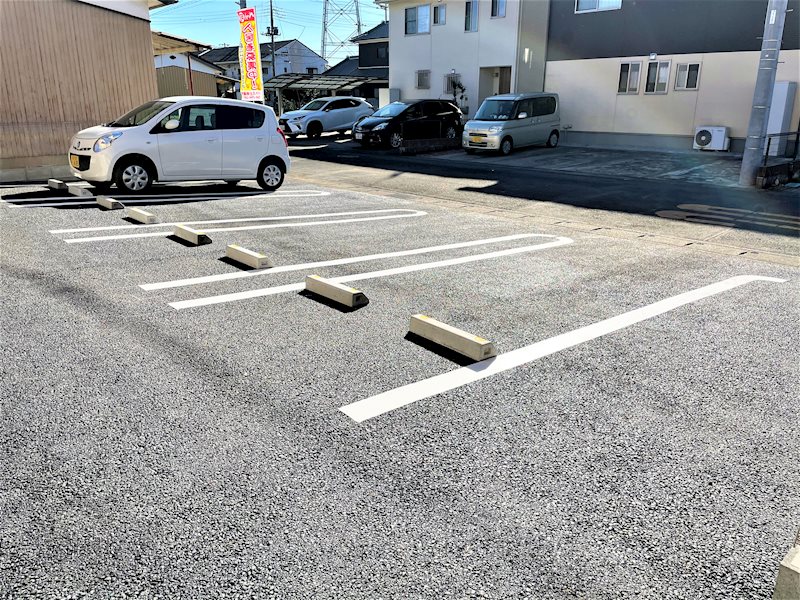 ワカバミント 駐車場