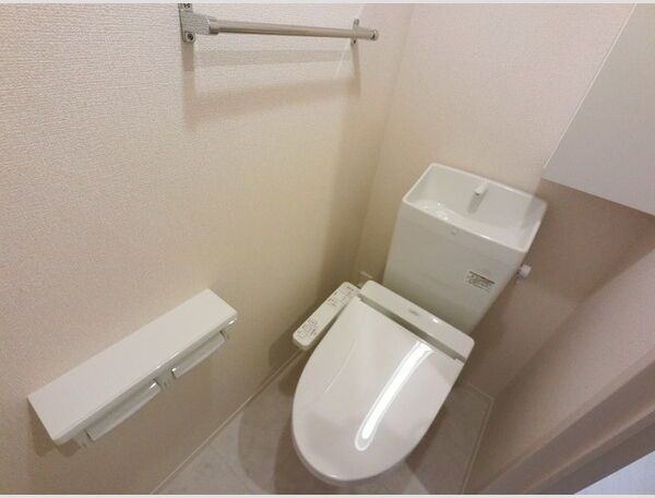ヴェレーロ・クレッセント　住居 トイレ