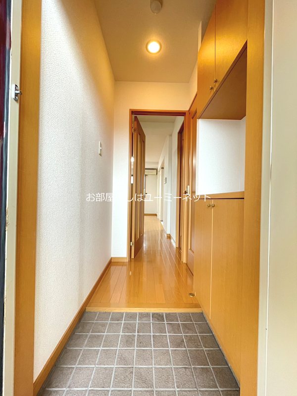 アークティ東谷山 玄関