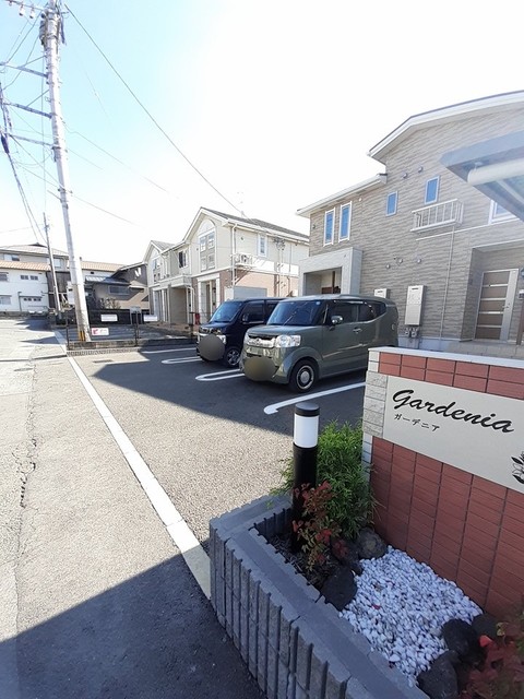ガーデニア 駐車場
