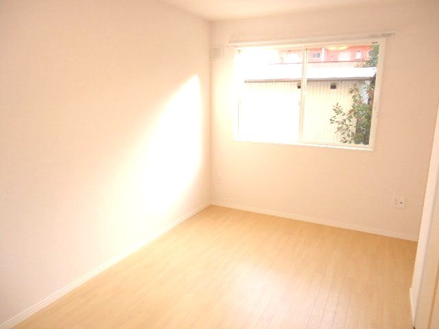 イーストガーデンサン ベッドルーム