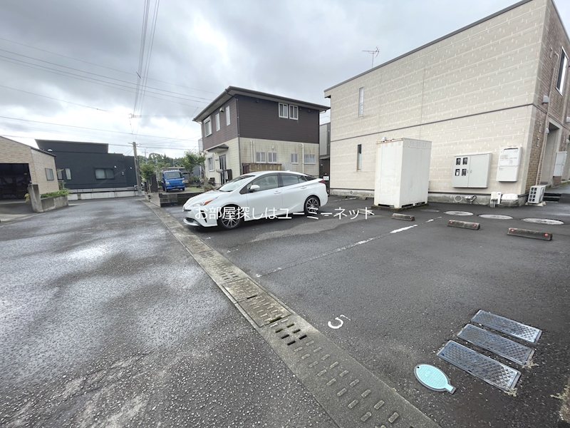グランディーハイツ永利 駐車場