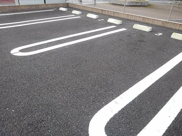 アークレイズ 駐車場