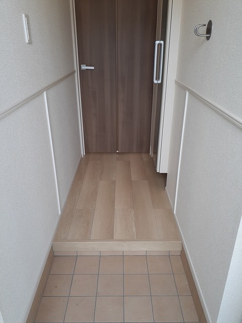 エアリー　ブリーズＢ 玄関