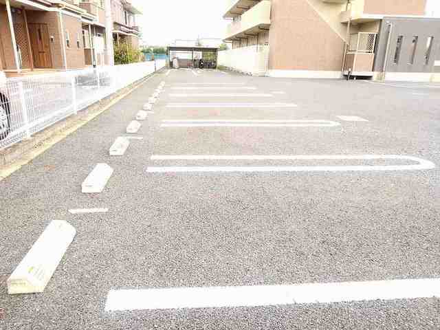 Ｓｔｉｌｌ・ｍｏｒｅ 駐車場