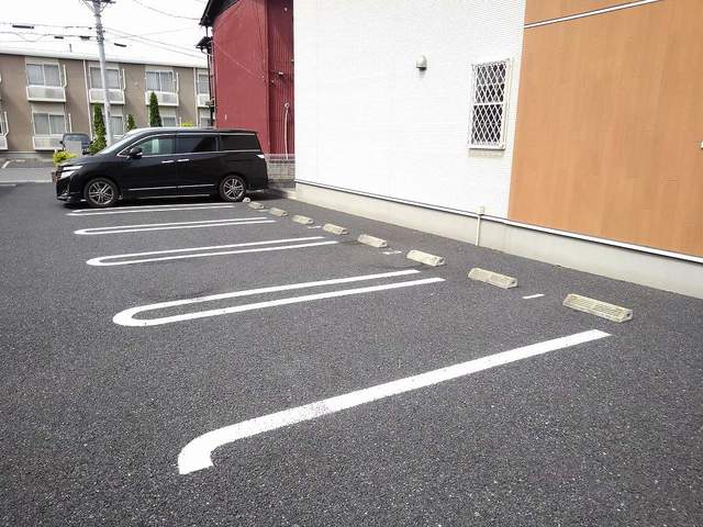ブリッランテ 駐車場