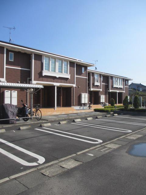 カーサハピネスⅠ 駐車場