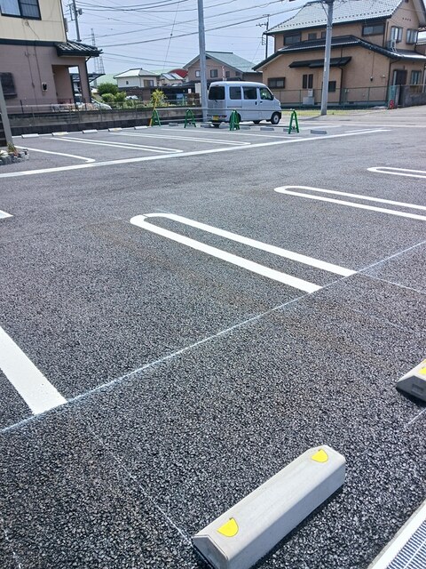ティール 駐車場