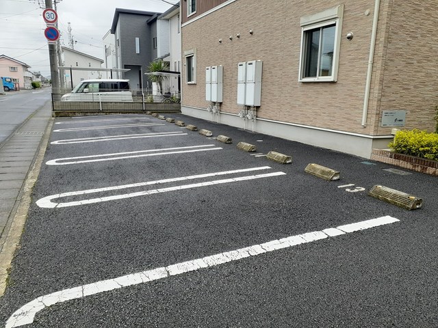 エアリーコートＡ 駐車場