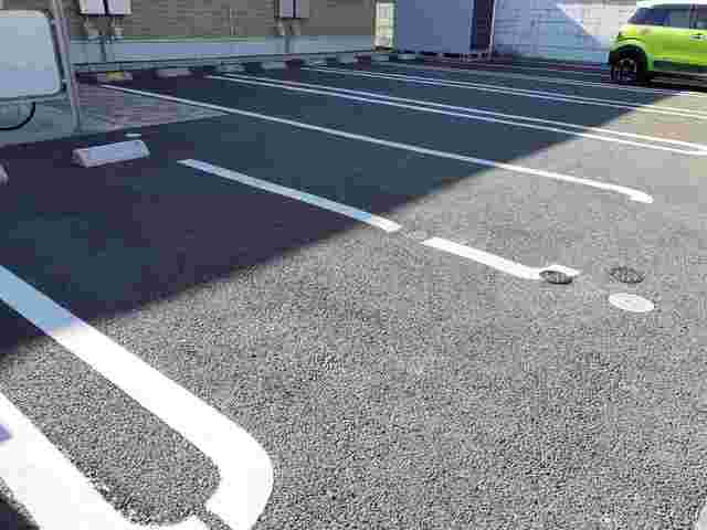 モデラート 駐車場