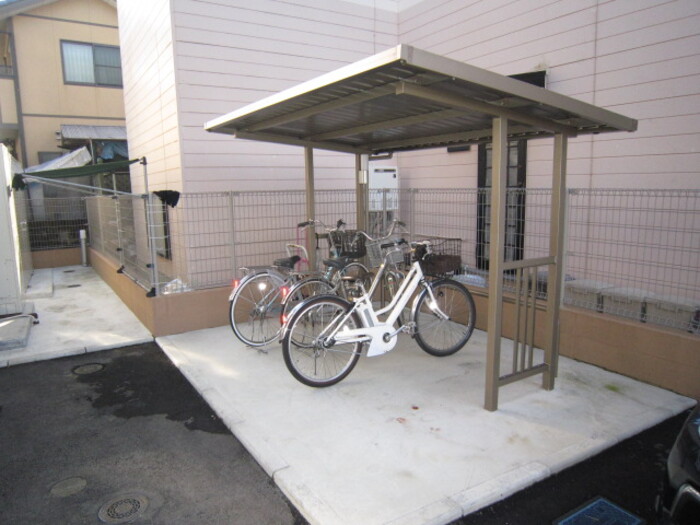 ライスシャワー坪井 駐車場