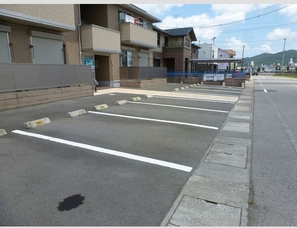 ヴィーガ 駐車場