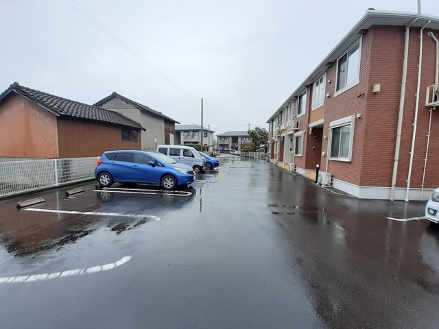 ノース・ガーデン 駐車場