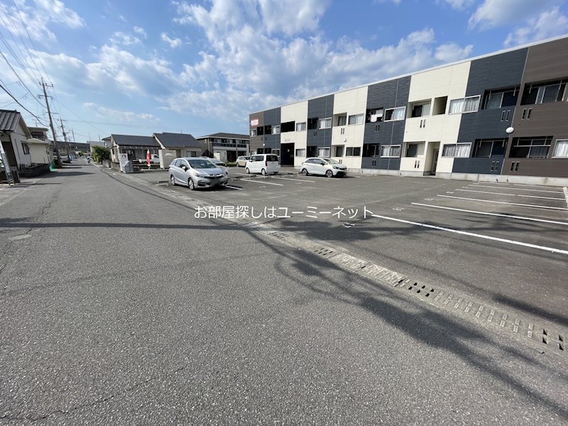 REVE 駐車場