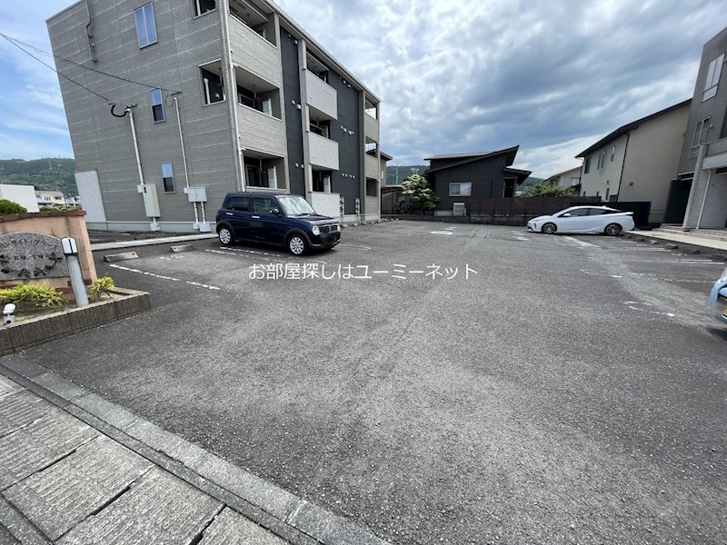 リバーサイド・グラースＴ 駐車場