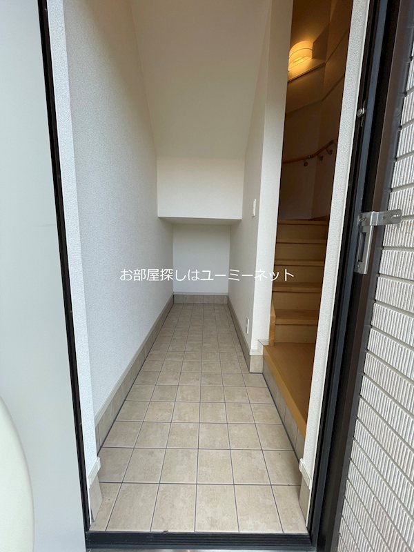 リバーサイド・グラースＴ 玄関