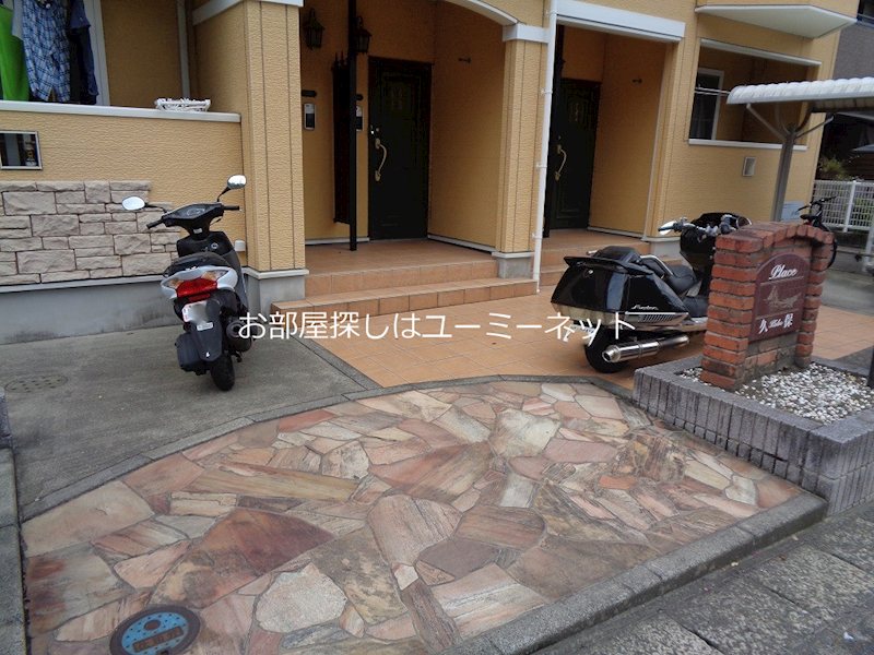 プレイス久保 エントランス