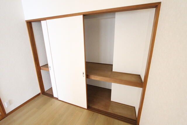 ハイツ仮屋 収納