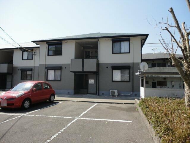 セジュール友A棟 駐車場