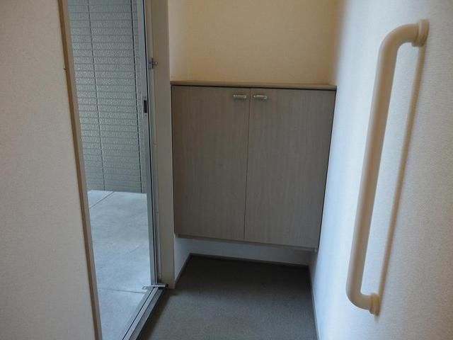 セジュール友A棟  玄関