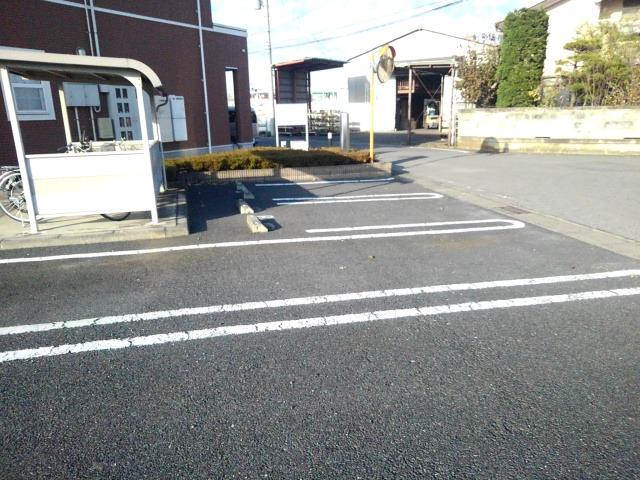 グランドソレイユ 駐車場