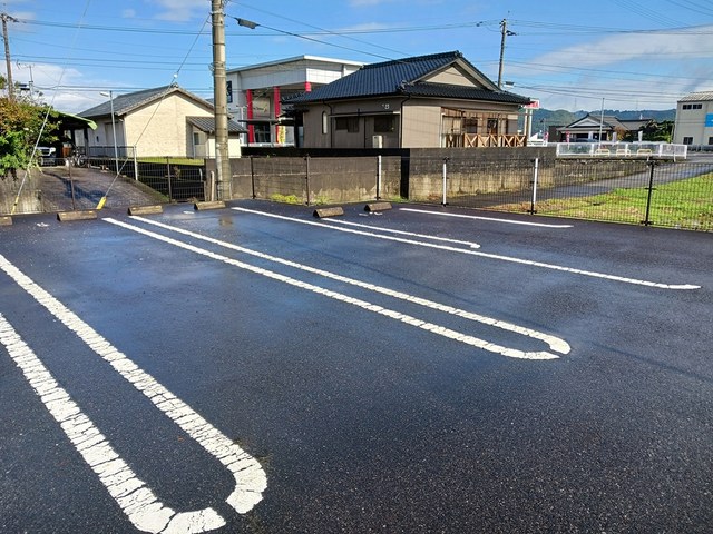 エクセルコ－ト宮崎 駐車場