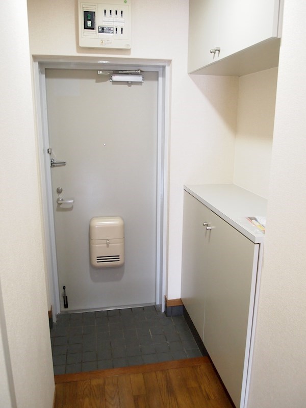 第3向井ビル 玄関