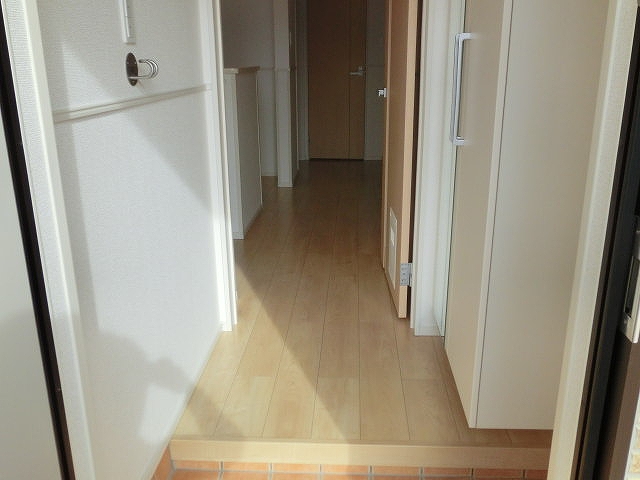 サンライズガーデン　Ｄ 玄関