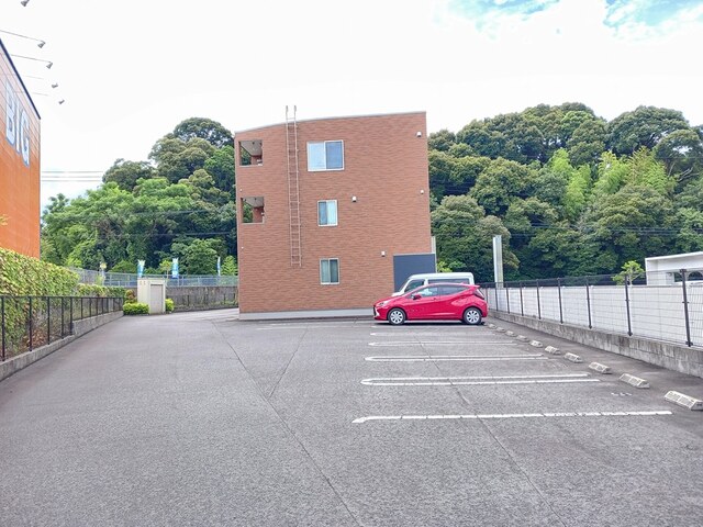 サニーウエル川内 駐車場