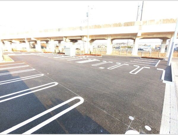 グランプレジール　B 駐車場