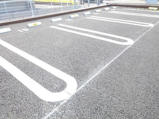 アルソラーレⅡ 駐車場