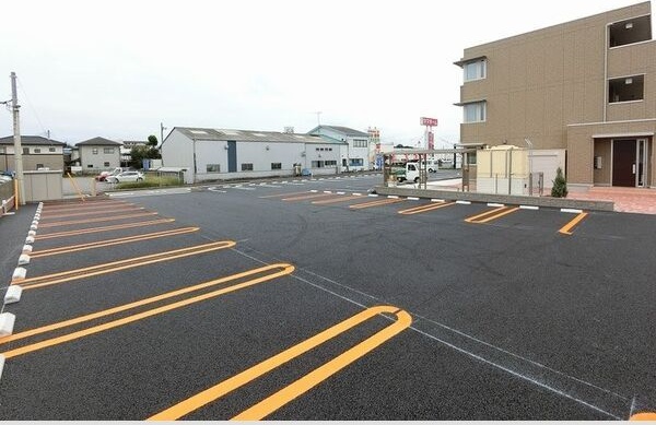 グランポワール　住居 駐車場