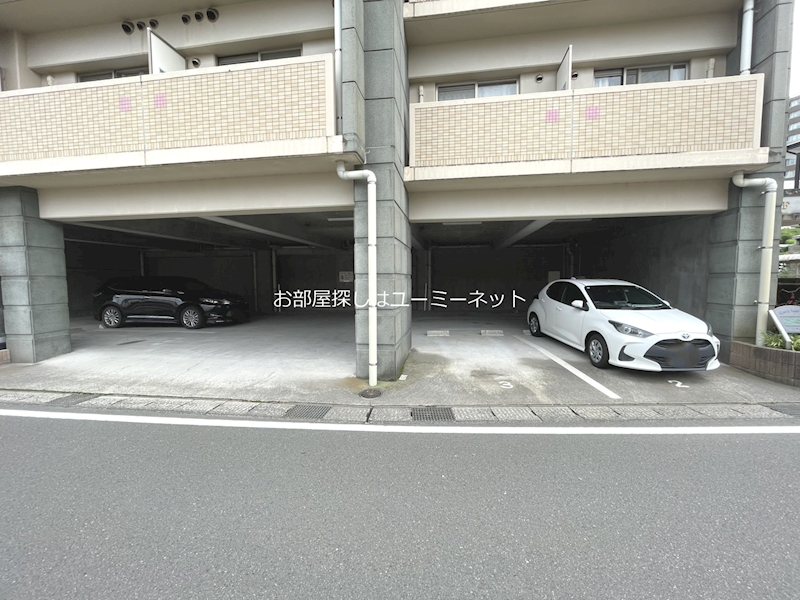 リバ－ガ－デンＦ 駐車場