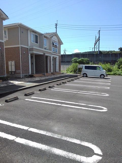 アビタシオンＢ 駐車場