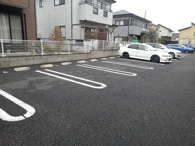 クレメント　Ａ 駐車場