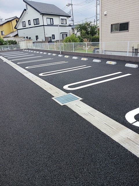グランデ・ヴェリタ 駐車場