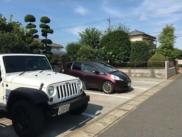 ハイツアデリータ 駐車場
