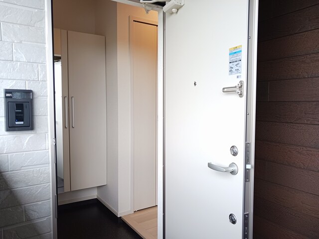 ラピスＡ 玄関