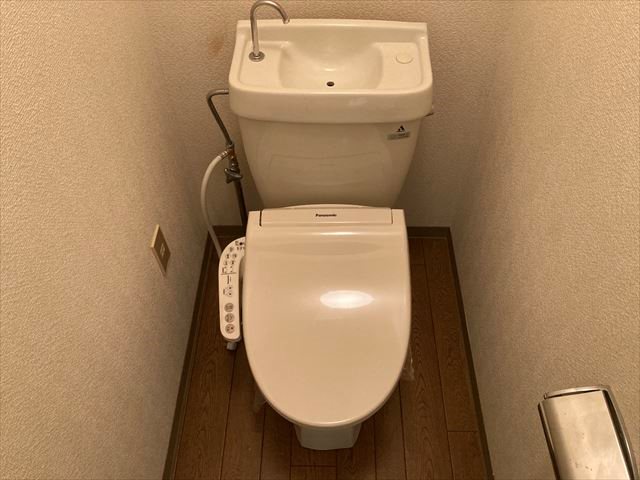 ﾎﾜｲﾄﾊｲﾑ トイレ