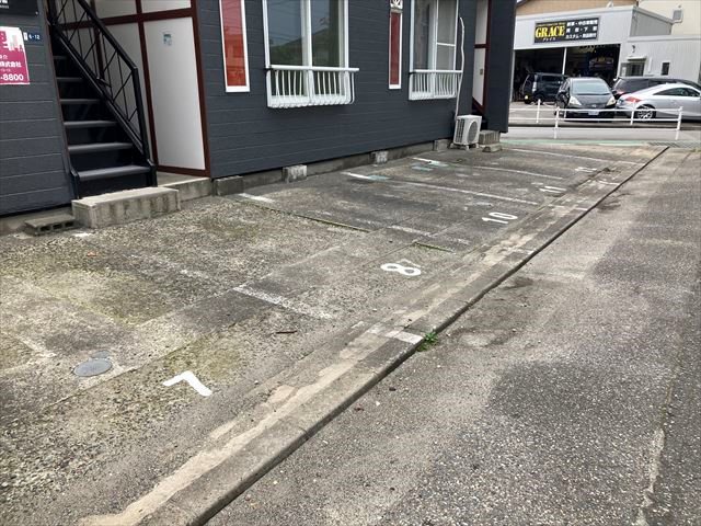 ﾎﾜｲﾄﾊｲﾑ 駐車場