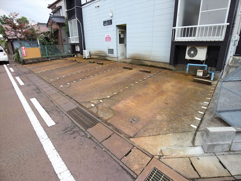 ﾗﾌｪｰﾘｱ西園 駐車場