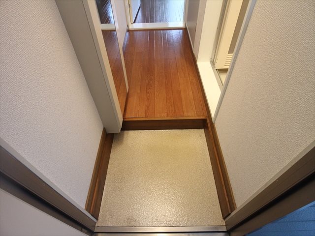 ﾉｸﾞﾁﾊｲﾂ東中島 玄関