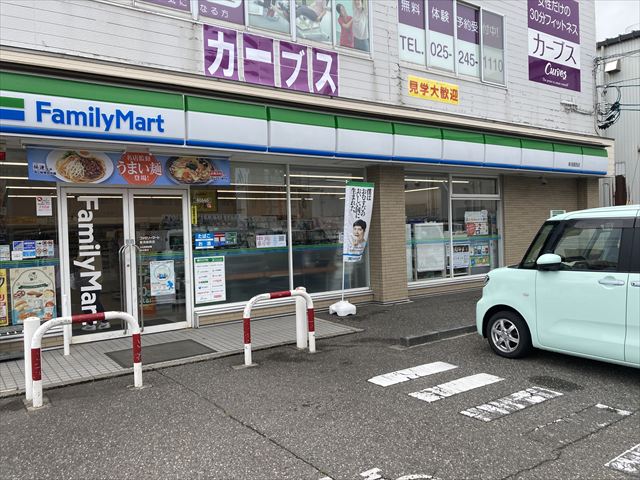 ﾒｿﾞﾝ･ｼｬﾄﾝ コンビニ