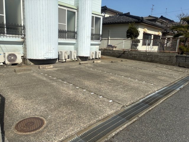 ｾｼﾘｱﾊｳｽ 駐車場