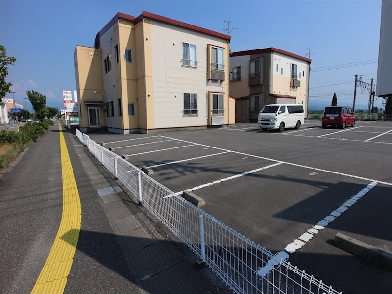 ｸｴｽﾄU 駐車場