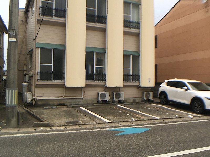 ｸﾞﾚｰｽﾊｲﾂ 駐車場