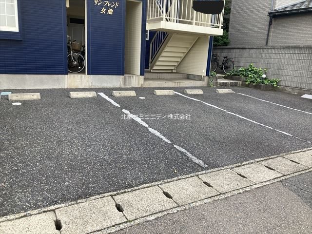 ｻﾝﾌﾚﾝﾄﾞ女池 駐車場